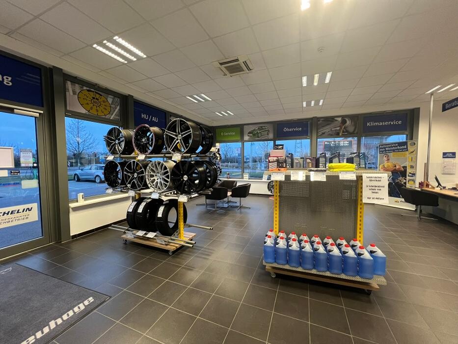 Bilder Pneuhage Reifen und Autoservice
