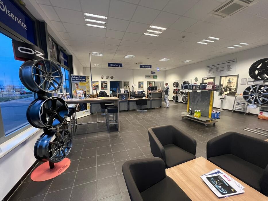 Bilder Pneuhage Reifen und Autoservice