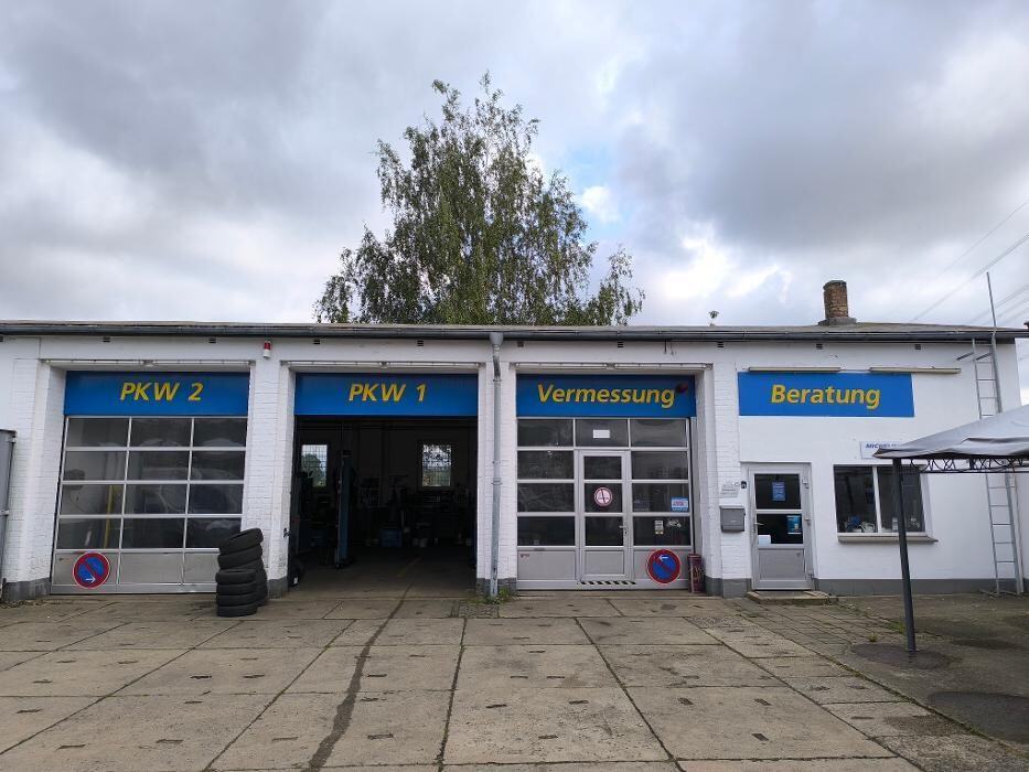 Bilder Pneuhage Reifen und Autoservice