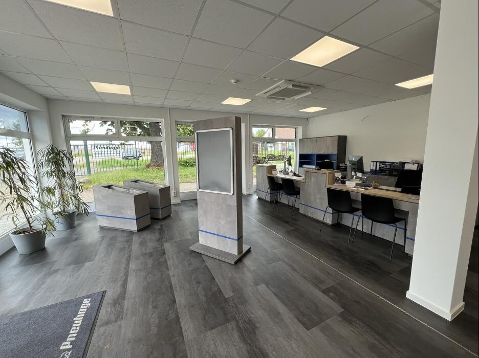 Bilder Pneuhage Reifen und Autoservice