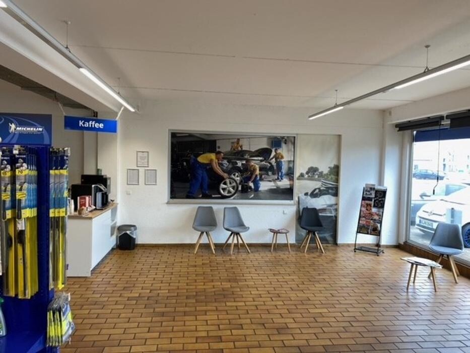 Bilder Pneuhage Reifen und Autoservice