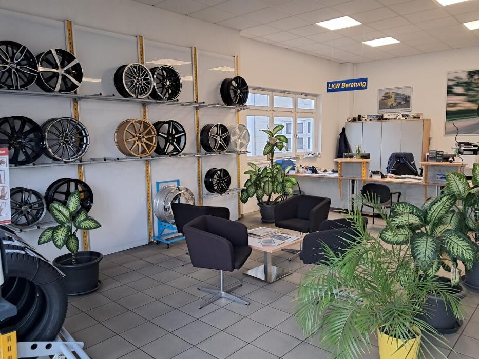 Bilder Pneuhage Reifen und Autoservice