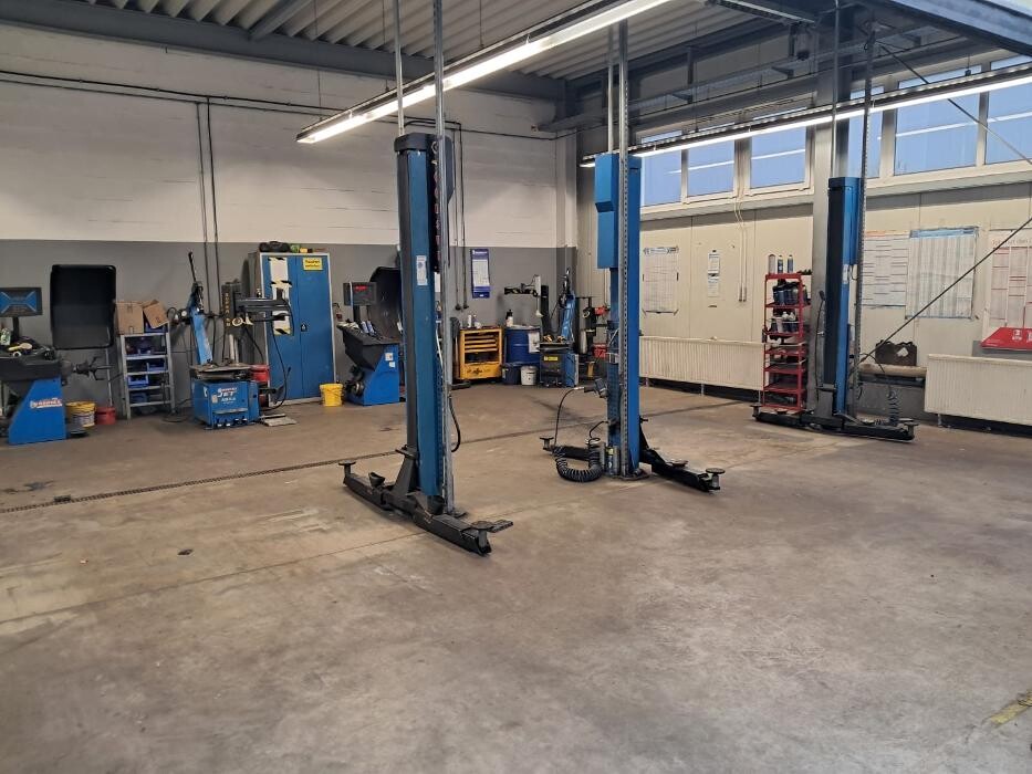 Bilder Pneuhage Reifen und Autoservice