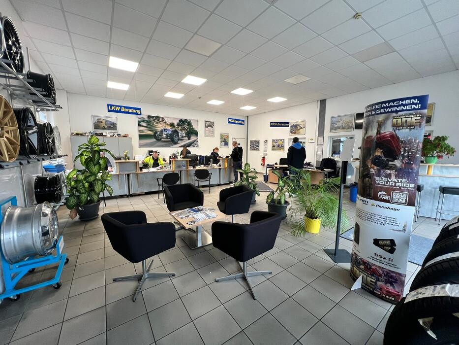 Bilder Pneuhage Reifen und Autoservice