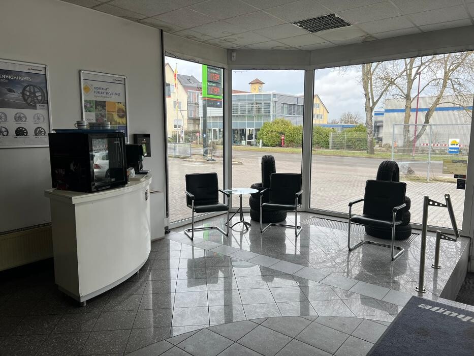 Bilder Pneuhage Reifen und Autoservice