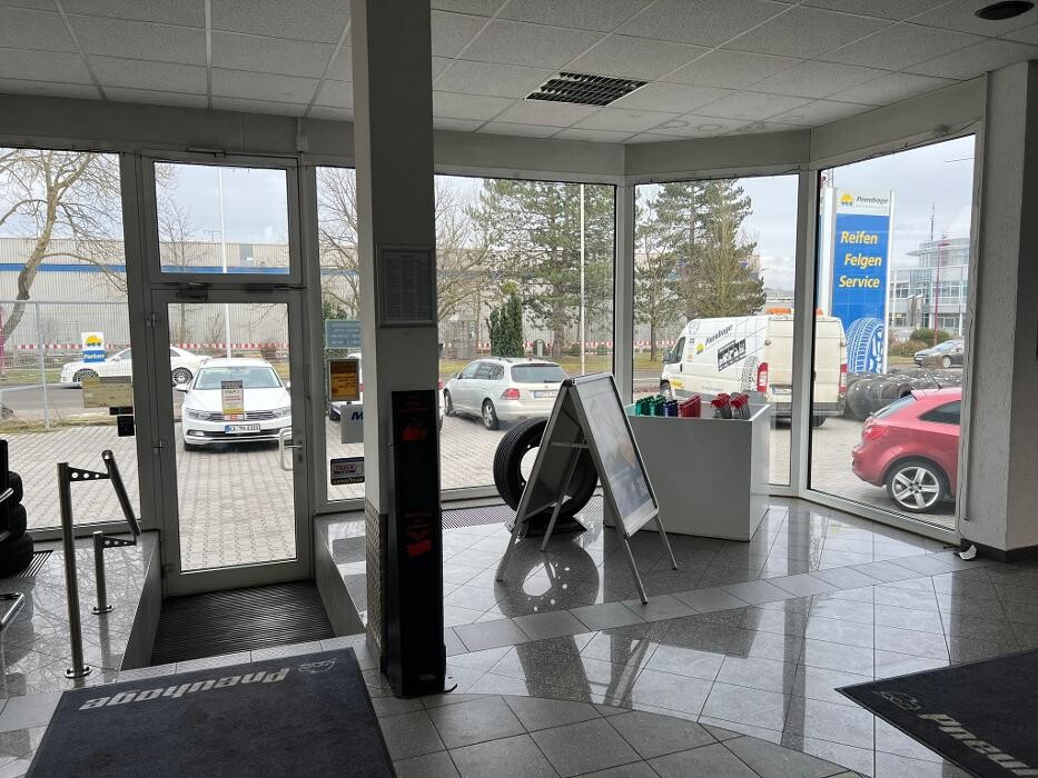 Bilder Pneuhage Reifen und Autoservice