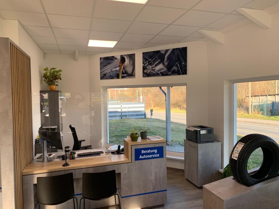 Bilder Pneuhage Reifen und Autoservice