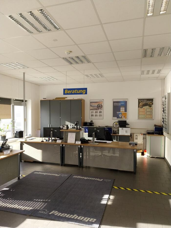 Bilder Pneuhage Reifen und Autoservice