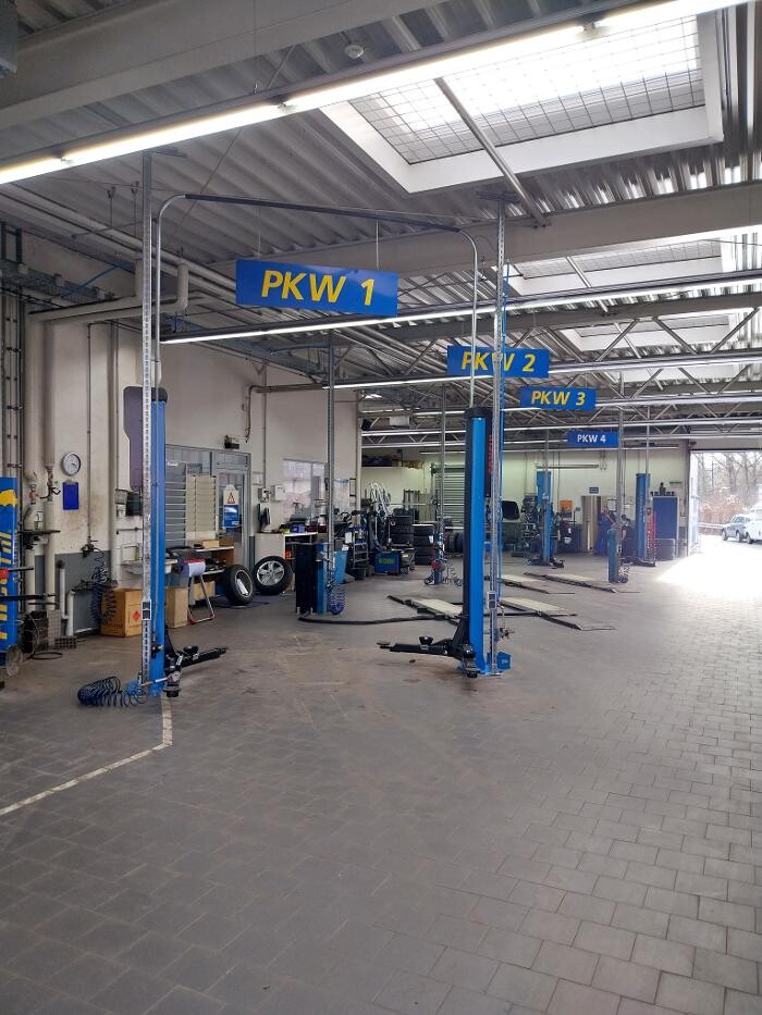 Bilder Pneuhage Reifen und Autoservice