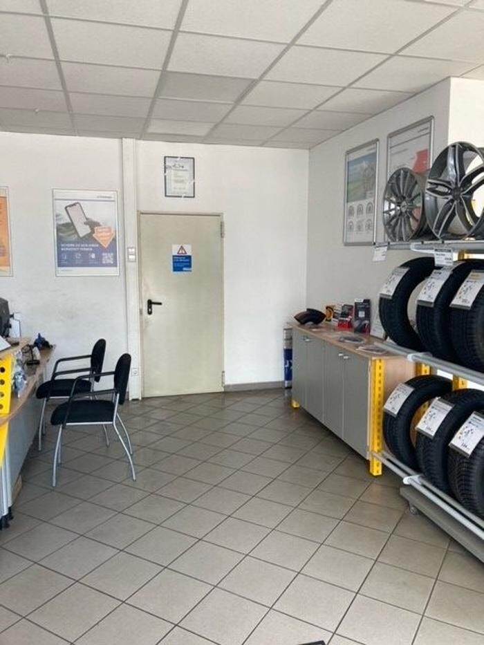 Bilder Pneuhage Reifen und Autoservice