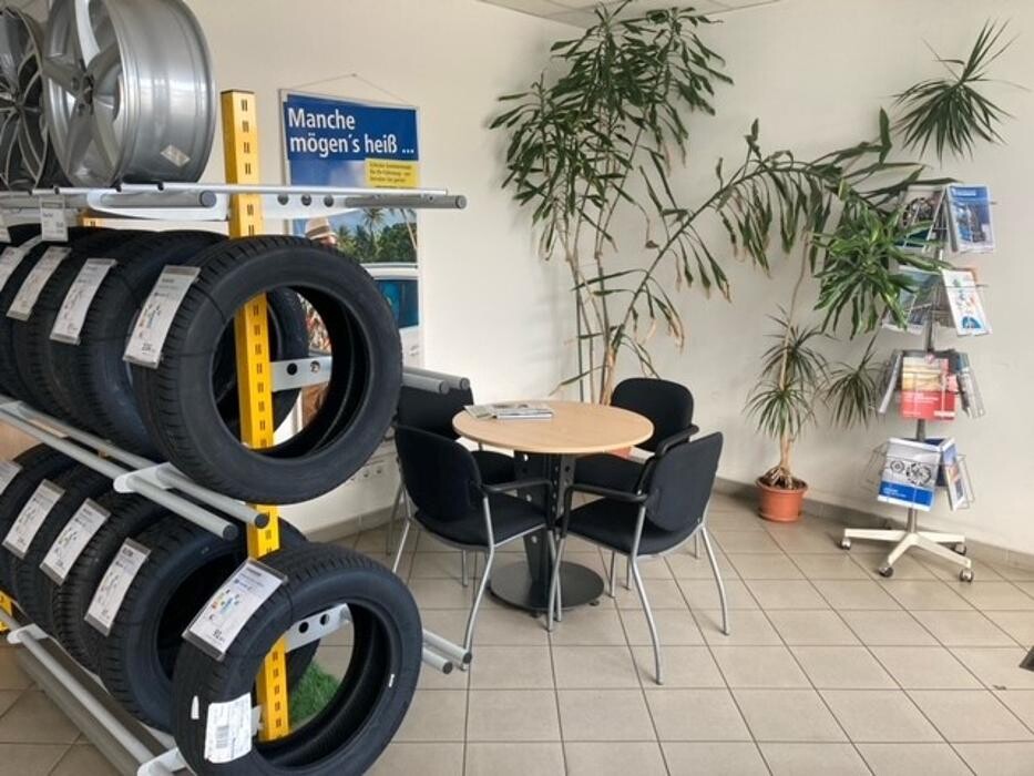 Bilder Pneuhage Reifen und Autoservice