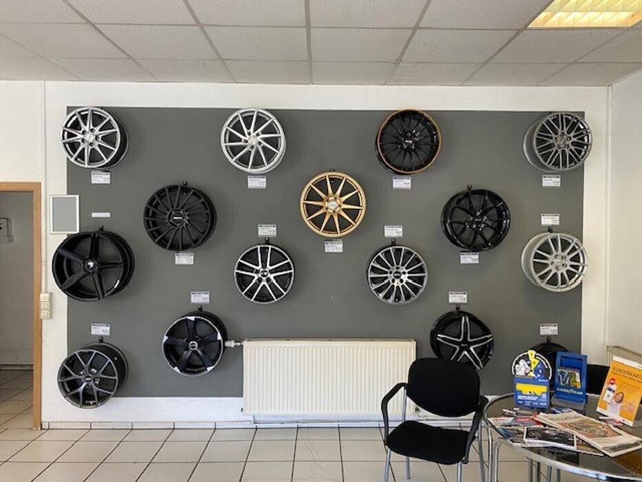 Bilder Pneuhage Reifen und Autoservice