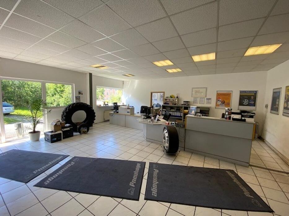 Bilder Pneuhage Reifen und Autoservice