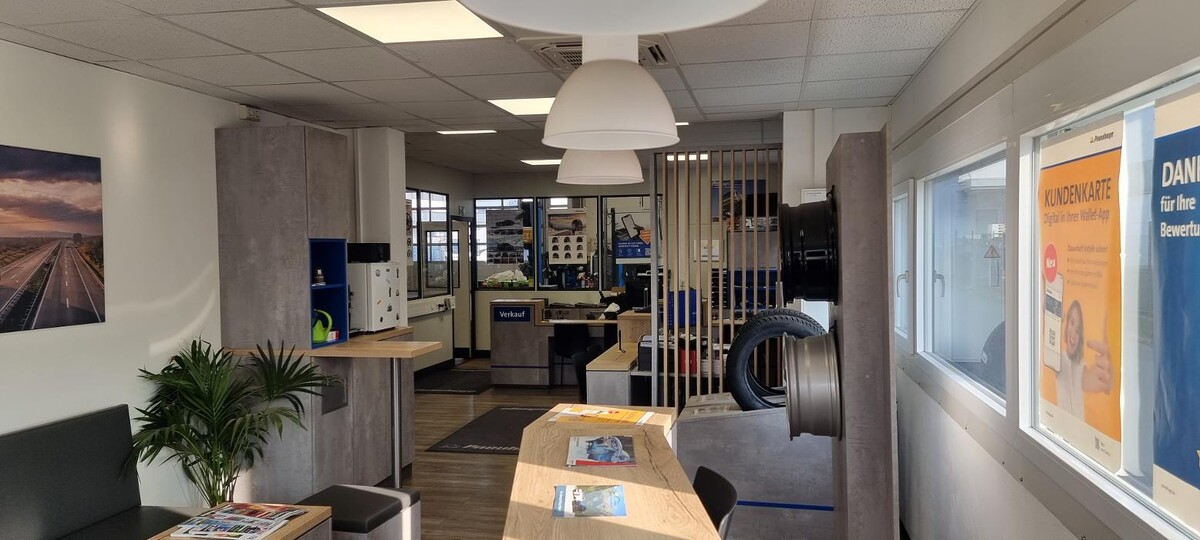 Bilder Pneuhage Reifen und Autoservice