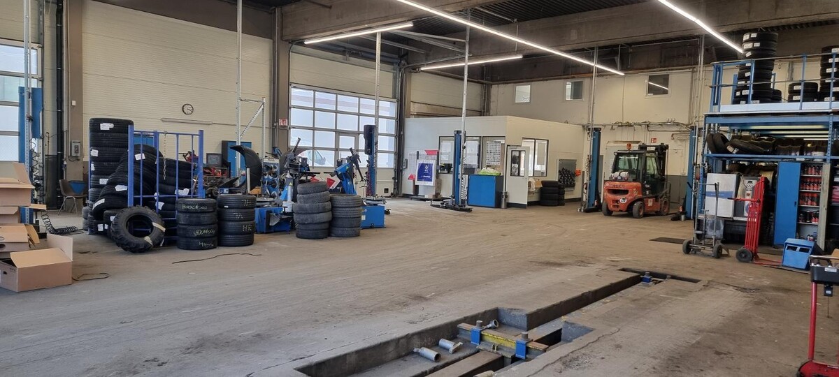 Bilder Pneuhage Reifen und Autoservice