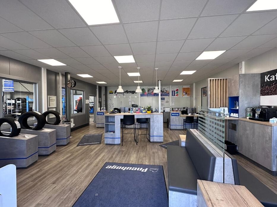 Bilder Pneuhage Reifen und Autoservice
