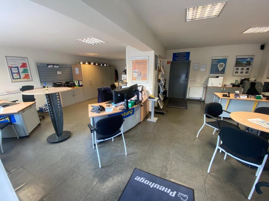 Bilder Pneuhage Reifen und Autoservice