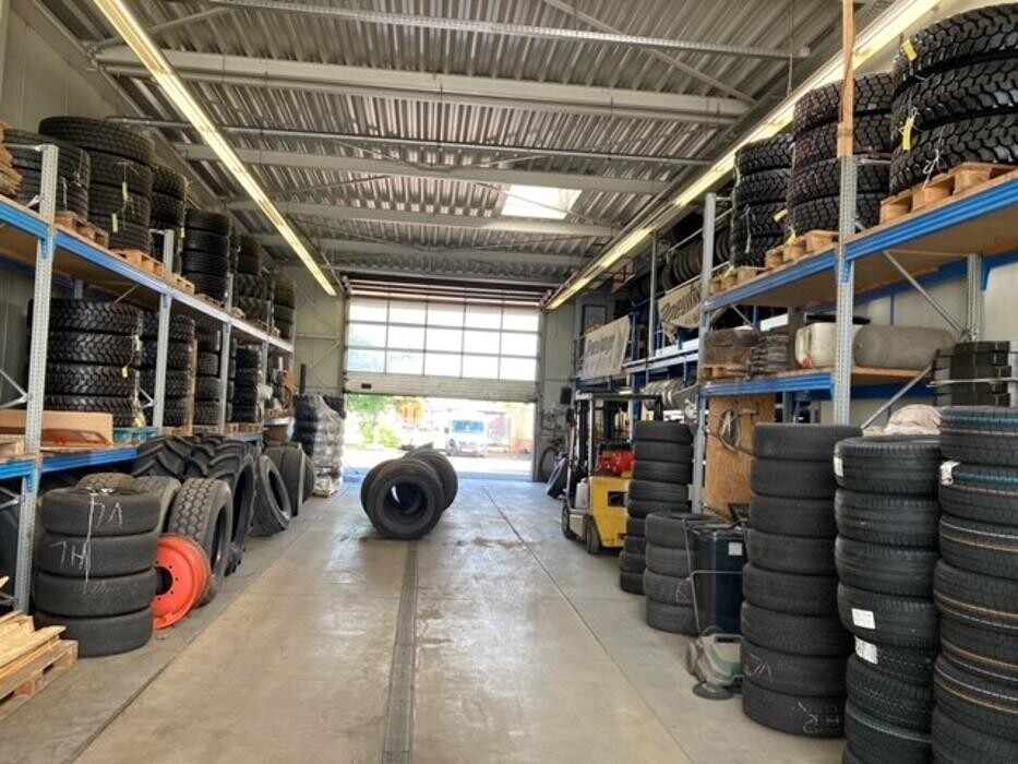 Bilder Pneuhage Reifen und Autoservice
