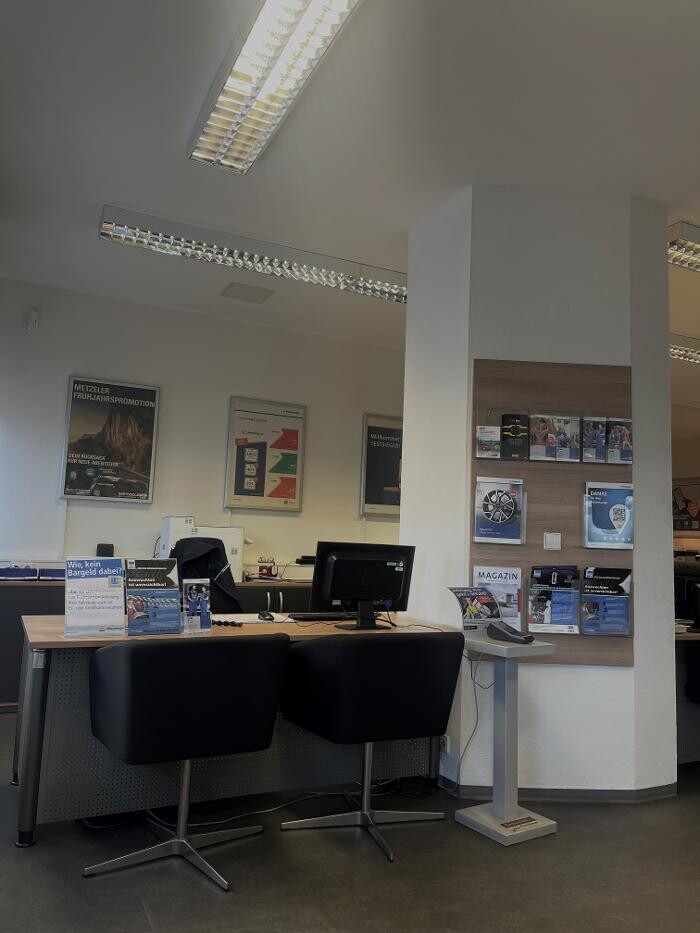 Bilder Pneuhage Reifen und Autoservice