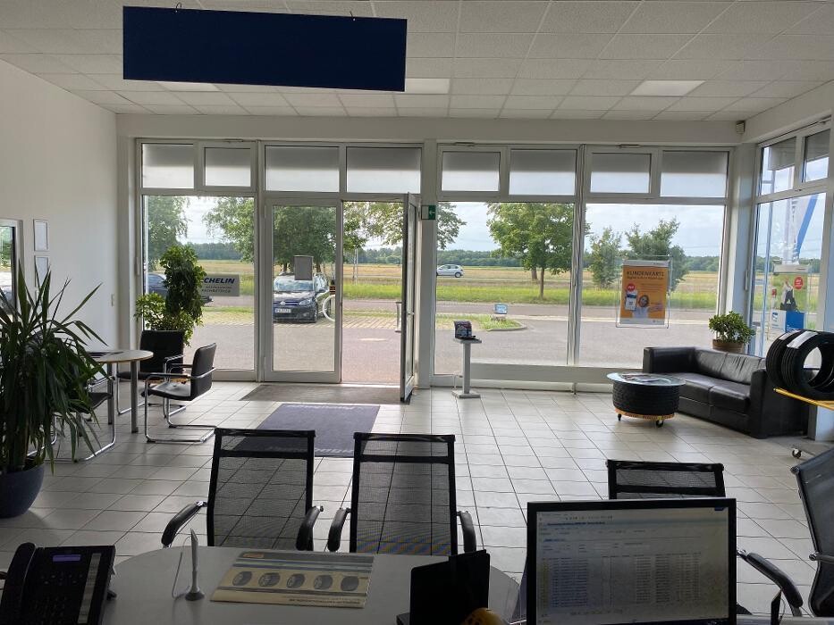 Bilder Pneuhage Reifen und Autoservice