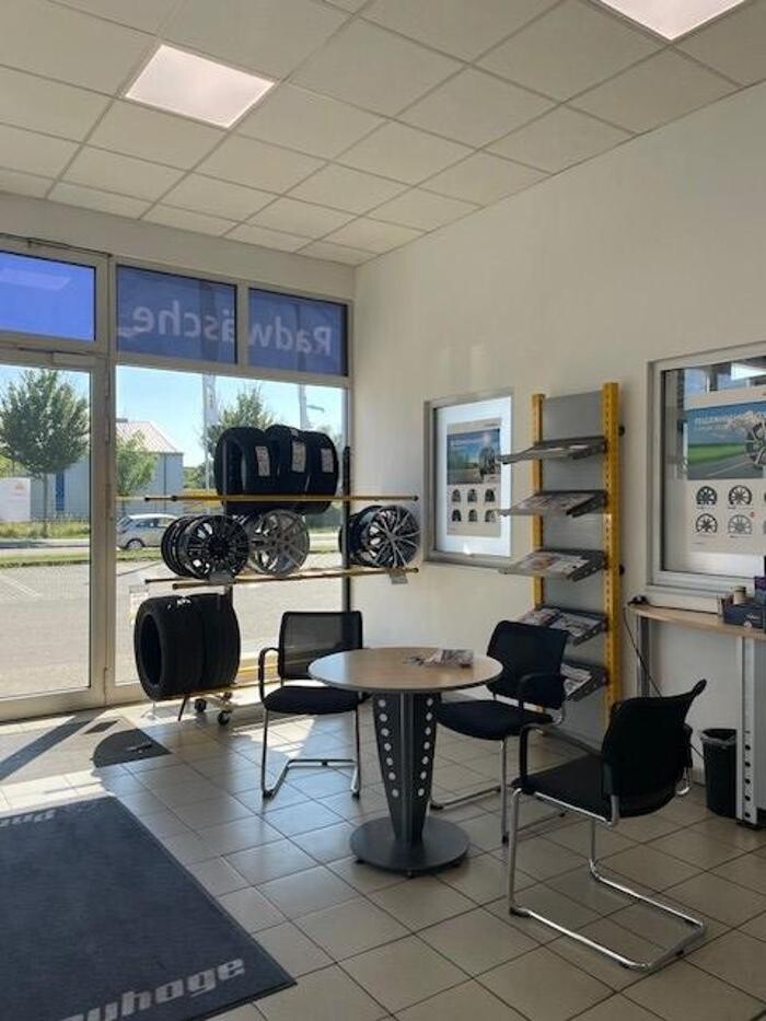 Bilder Pneuhage Reifen und Autoservice