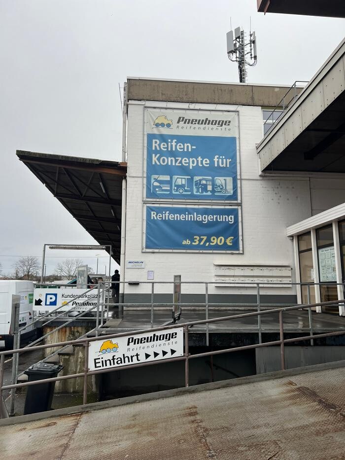 Bilder Pneuhage Reifen und Autoservice