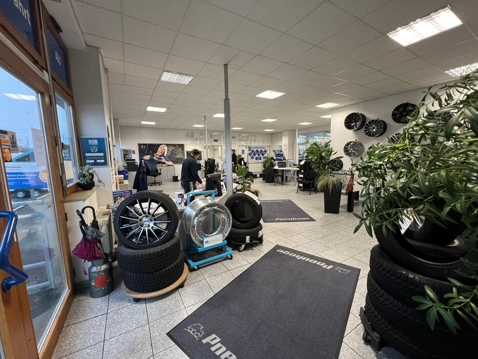 Bilder Pneuhage Reifen und Autoservice