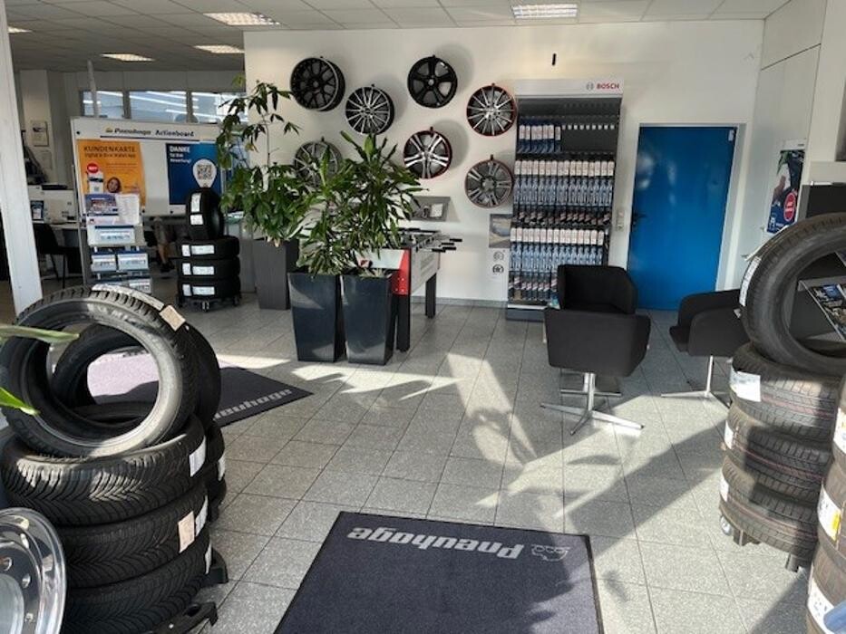 Bilder Pneuhage Reifen und Autoservice