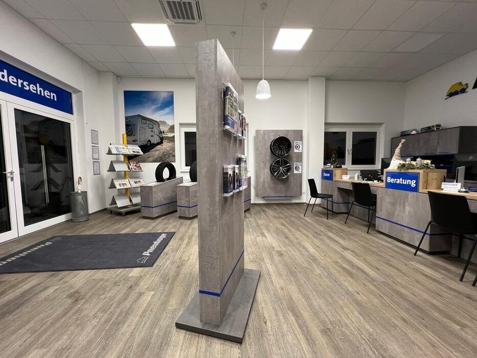 Bilder Pneuhage Reifen und Autoservice