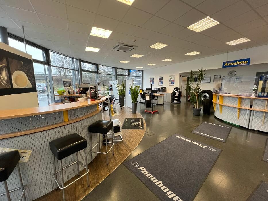 Bilder Pneuhage Reifen und Autoservice