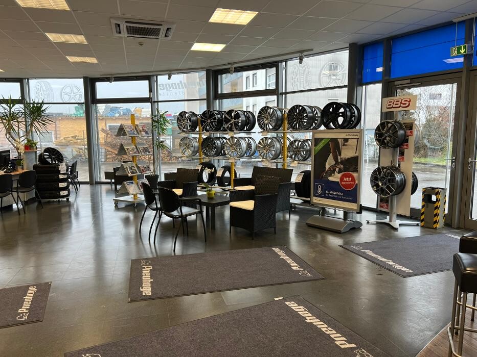 Bilder Pneuhage Reifen und Autoservice