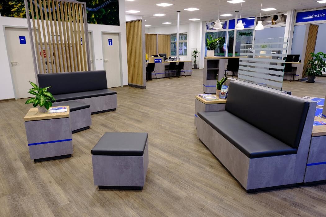 Bilder Pneuhage Reifen und Autoservice