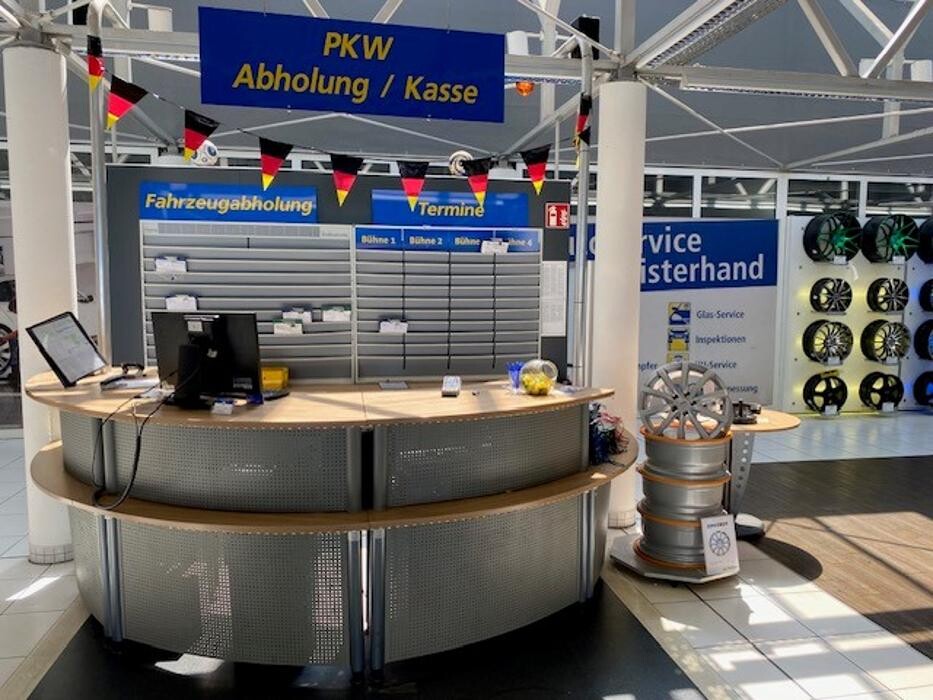 Bilder Pneuhage Reifen und Autoservice