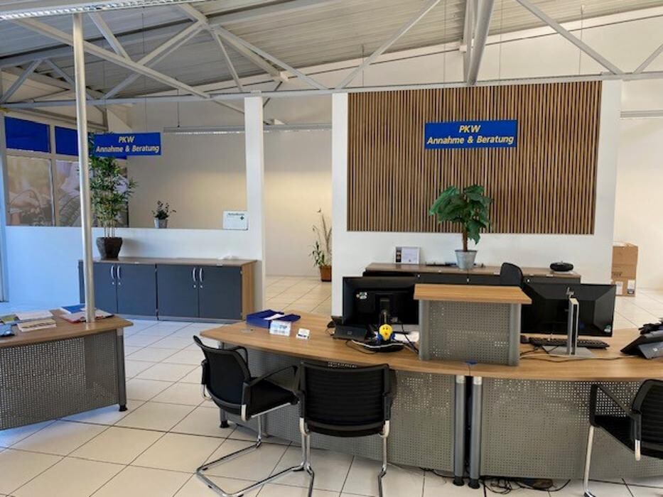 Bilder Pneuhage Reifen und Autoservice