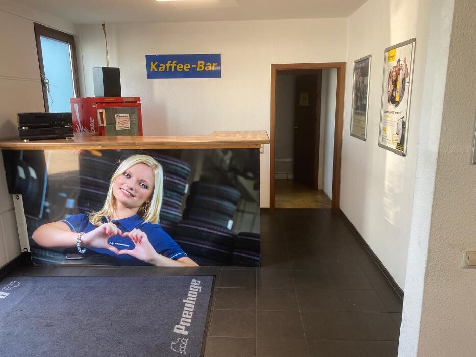 Bilder Pneuhage Reifen und Autoservice
