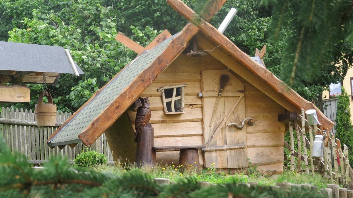 Bilder Märchenpension Rotkäppchen und der Wolf