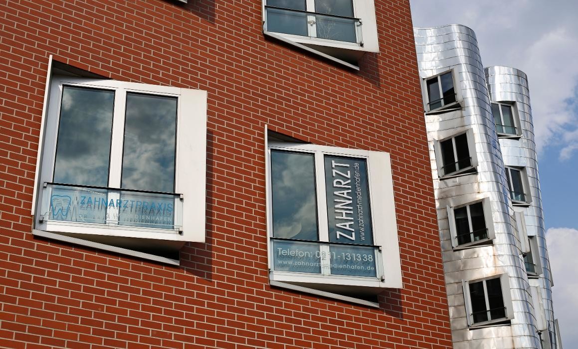 Bilder Zahnarztpraxis Dr. Laja & Kollegen im Medienhafen