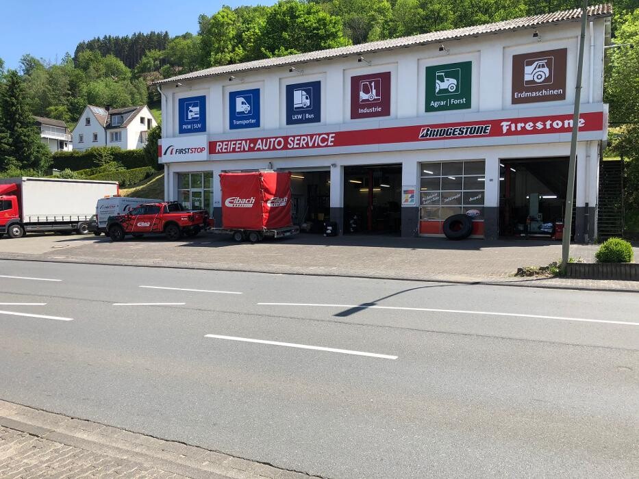 Bilder First Stop Reifen Auto Service