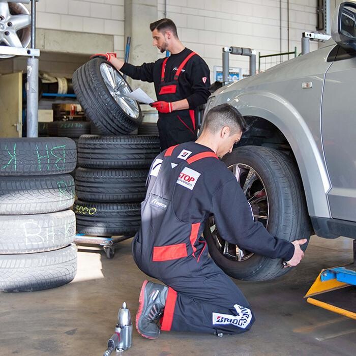 Bilder First Stop Reifen Auto Service