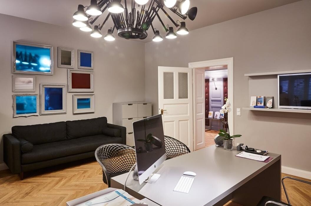 Bilder LipoAesthetic - Praxis Uwe W. Petrus - prakt.Arzt - ästhetische Chirurgie