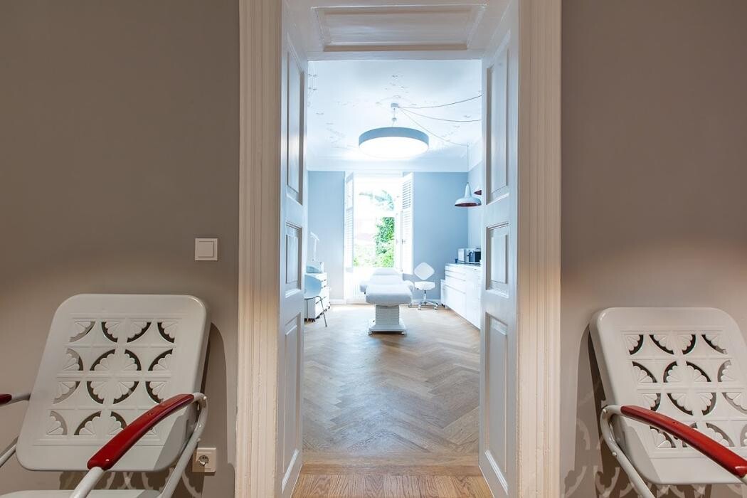 Bilder LipoAesthetic - Praxis Uwe W. Petrus - prakt.Arzt - ästhetische Chirurgie