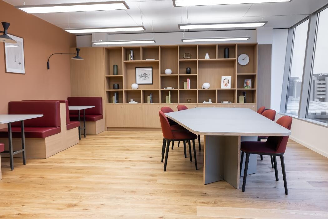 Bilder Regus The Squaire Business & Conference centre