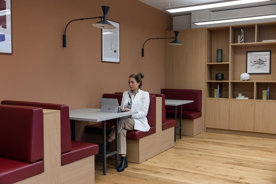 Bilder Regus The Squaire Business & Conference centre