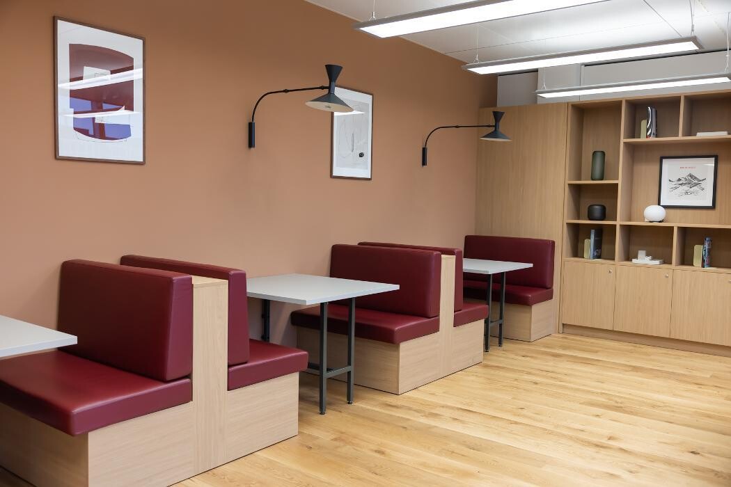 Bilder Regus The Squaire Business & Conference centre