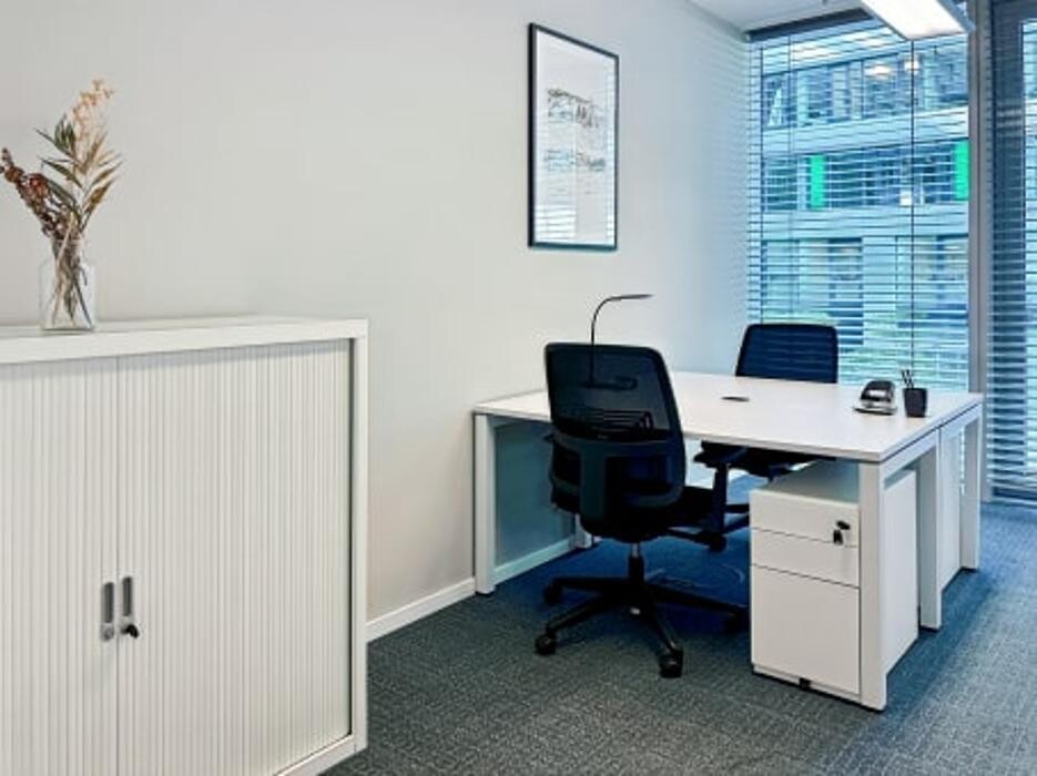 Bilder Regus The Squaire Business & Conference centre