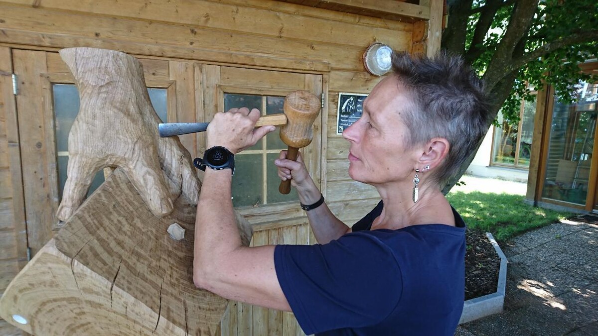 Bilder Holzbildhauerin Margit Schramm