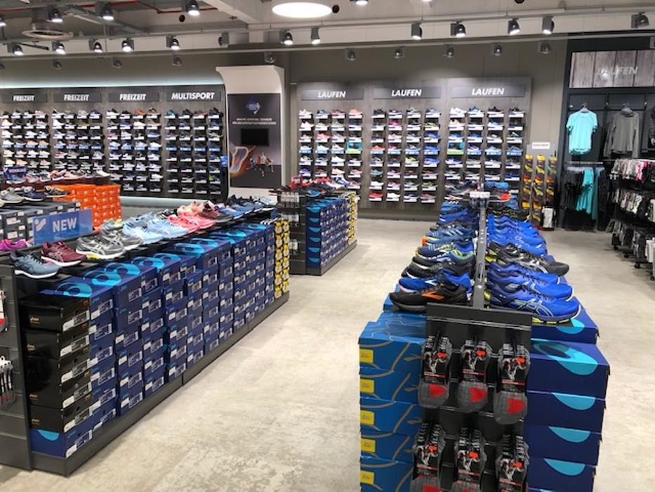 Bilder INTERSPORT Voswinkel Main-Taunus Zentrum