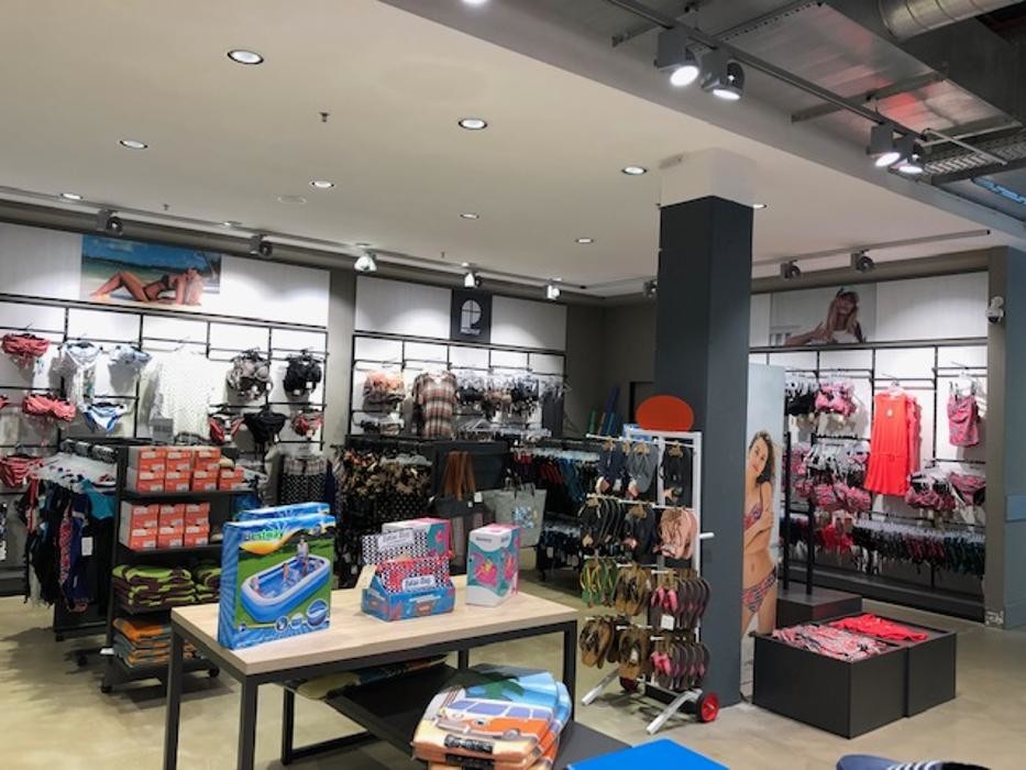 Bilder INTERSPORT Voswinkel Main-Taunus Zentrum