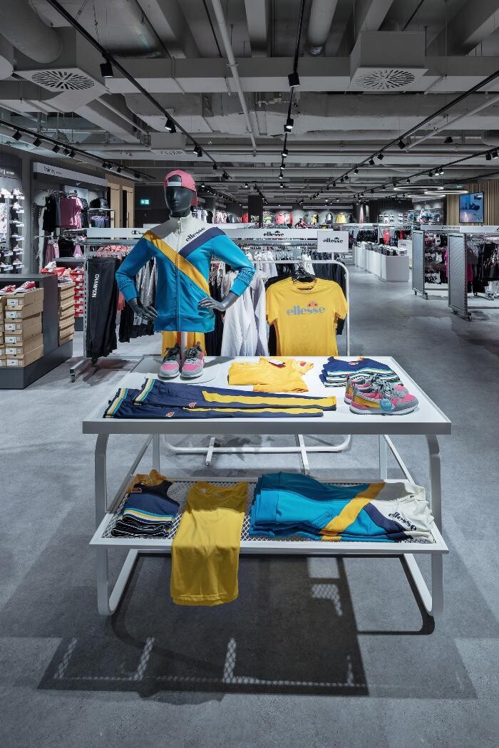 Bilder INTERSPORT Voswinkel MERCADO