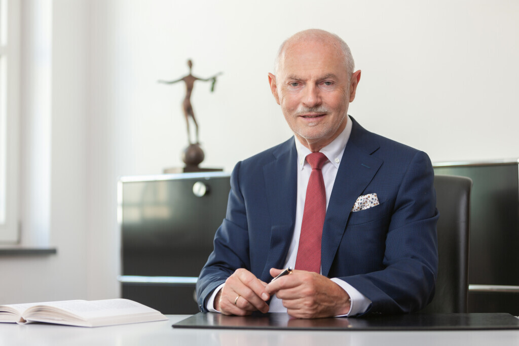 Bilder Rechtsanwalt und Notar Dr. Alexander von Unwerth